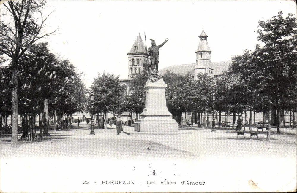 Bordeaux - As Alées d'Amor — estátua central e editor desconhecido, n° 22 - Frente