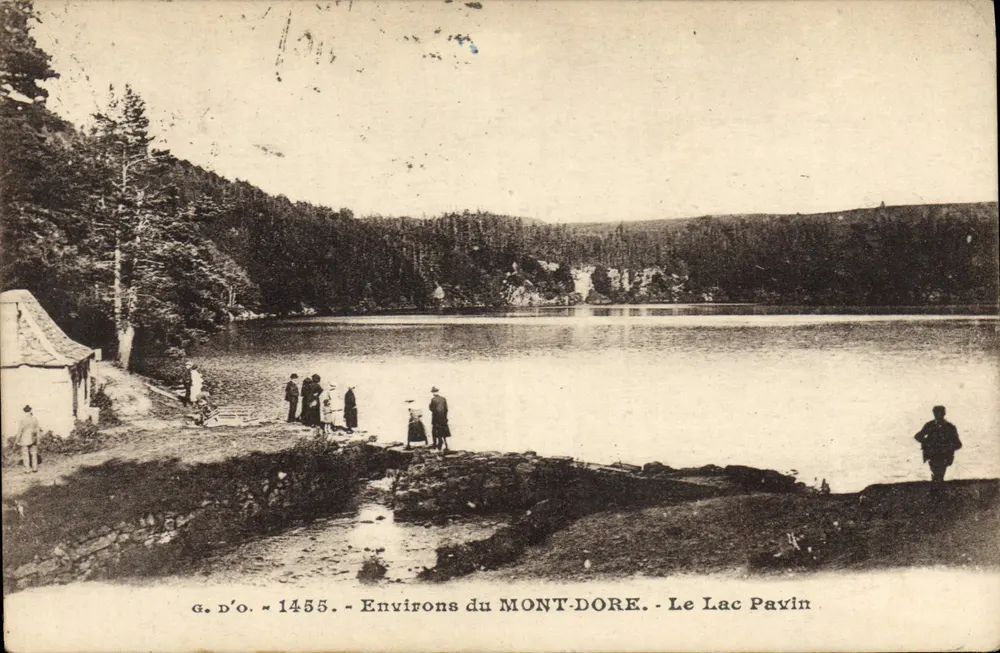 Environs du MONT-DORÉ — Le Lac Pavin — g. D'O. n°1455 - Frente