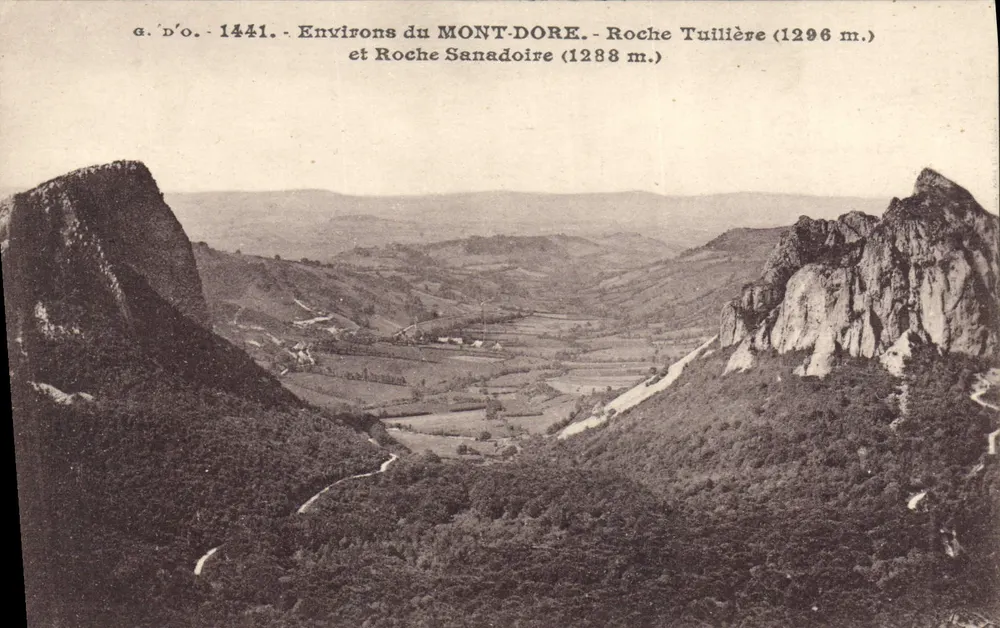 Umgebung von MONT-DORÉ — Tuilière- und Sanadoire-Felsen — J. Gouttefanges, Olliergues - Vorderseite