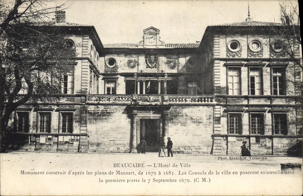 Beaucaire — O Hotel de Ville — Fot. Blanchin, Tarascon - Frente