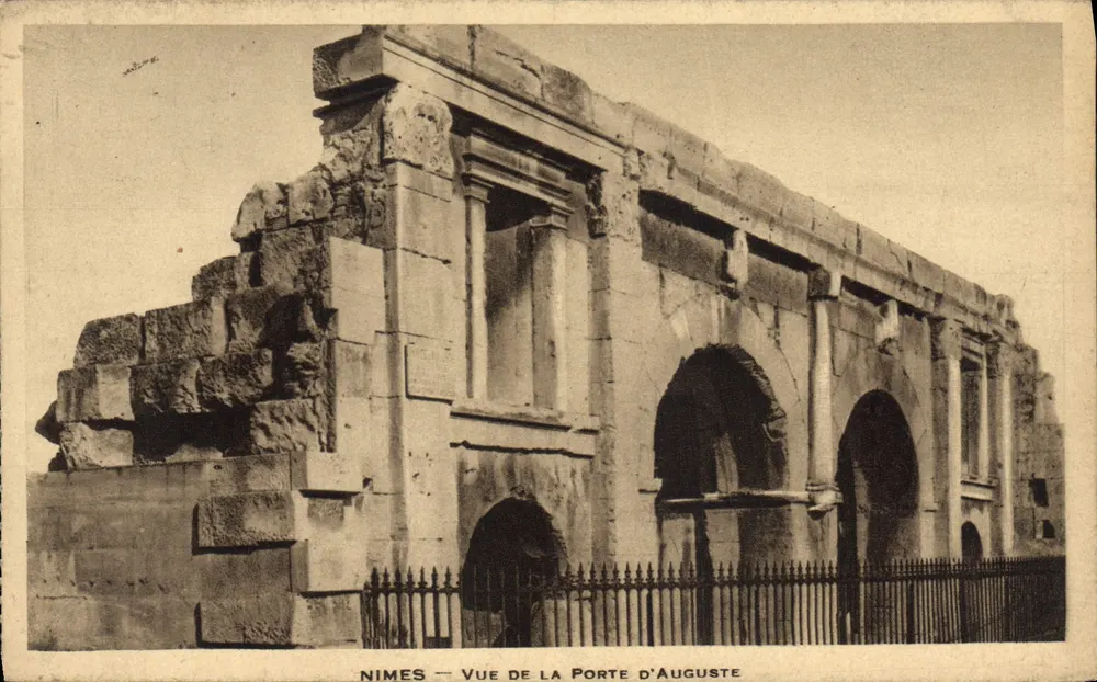 Nîmes — Vista da Porta de Augusto — Editor: Nîmes - Frente
