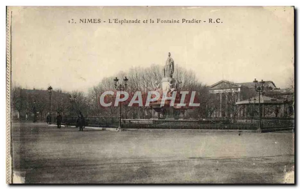 Nîmes - A Esplanada e a Fonte Pradier - R.C. - Frente