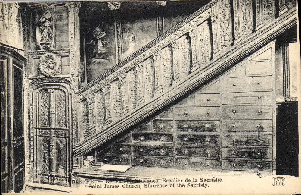 Dieppe — Kirche Saint-Jacques, Treppen der Sakristei - Vorderseite