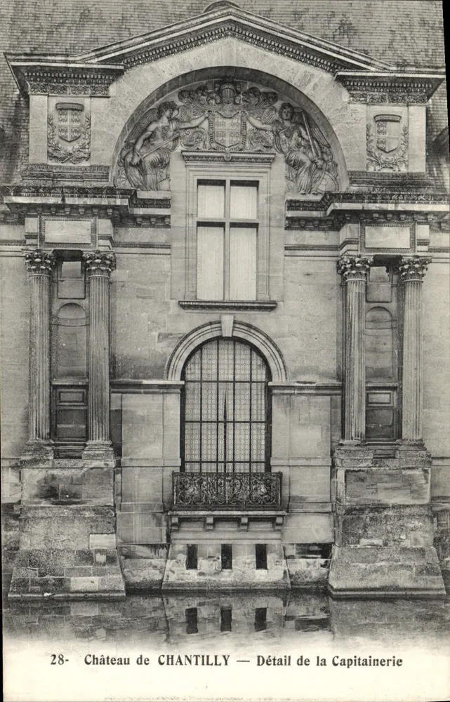 Castelo de CHANTILLY — Detalhe da Capitaineria — Héliotypie Bourdier et Faucheux, Versailles - Frente