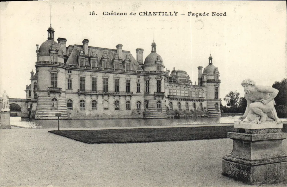 Castelo de Chantilly — Fachada Norte — Héliotypie A. Bourdier Versailles - Frente