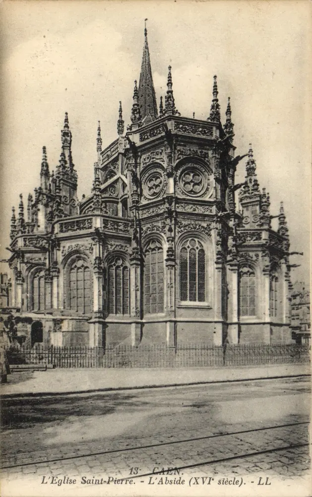 A Igreja de São Pedro - A Abside (século XVI) - CAEN - Frente