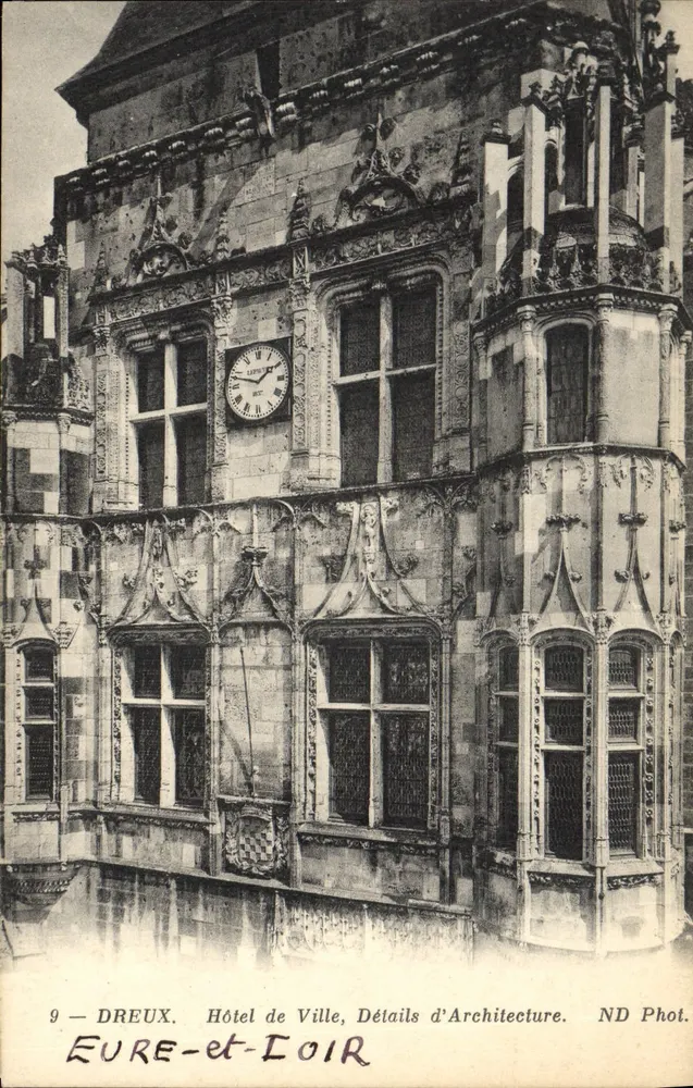 Dreux — Rathaus, Architektonische Details — ND Phot. - Vorderseite
