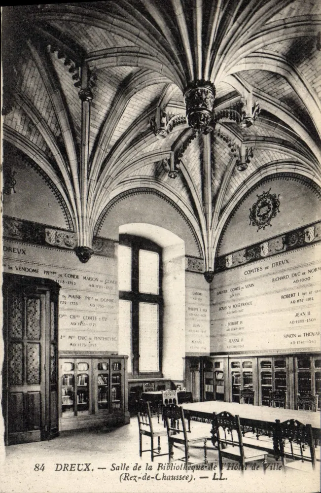 Dreux — Sala da Biblioteca do Hôtel de Ville (Rés-do-Chaussée) — LL - Frente