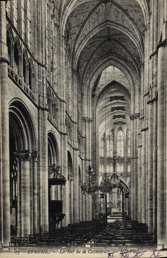 Évreux — La Nave de la Catedral — ND Pb01 - Anverso
