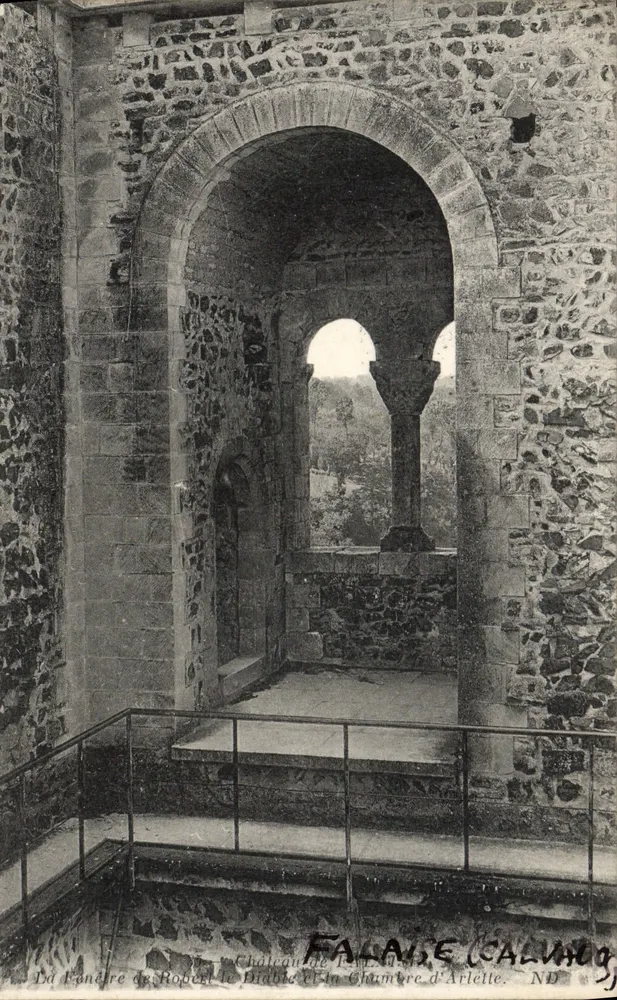 Castelo de Ropert le Diabla e a Câmara de Arlette — Falaise (Calvados) - Frente