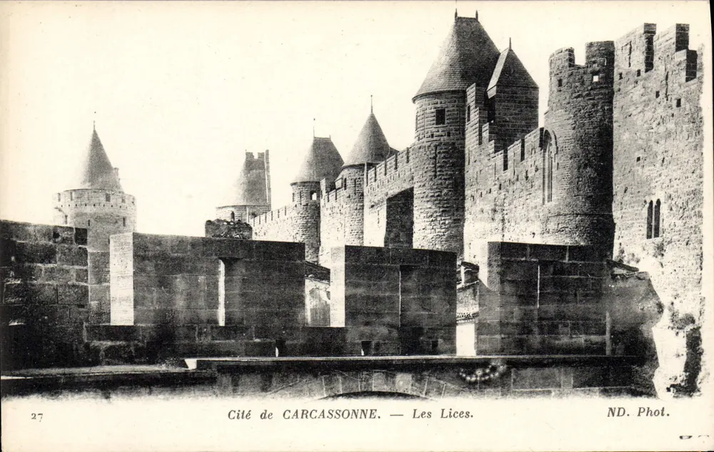 Cité de CARCASSONNE — Les Lices — ND. Fot. - Frente