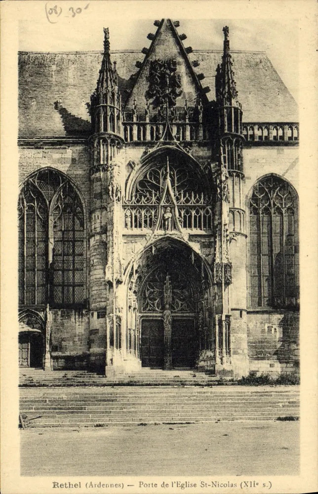 Rethel (Ardennes) — Tor der Kirche St-Nicolas (12. Jh.) - Vorderseite