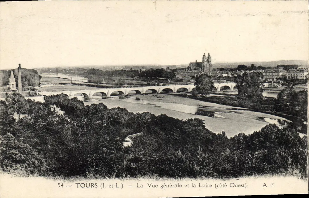 Tours (Loire-et-Loire) — Allgemeiner Blick und die Loire (Westseite) — A.P. Nr. 54 - Vorderseite