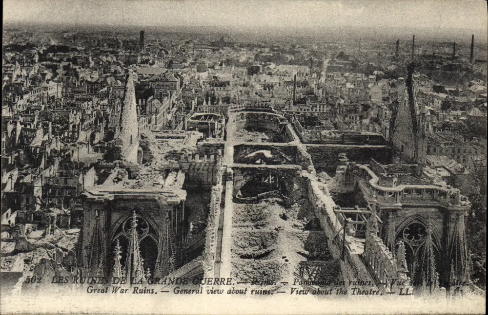 Le Ruini di Guerra Grande — Reims — Vista del Teatro — LL. — N° 502 - Recto