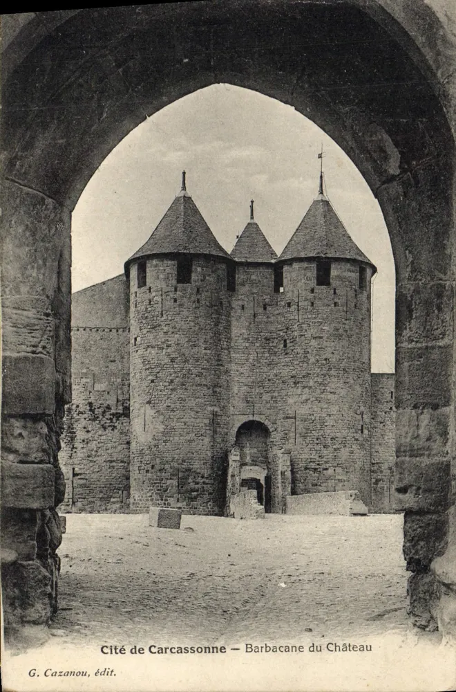 Cidade de Carcassonne — Barbacana do Castelo — G. Cazanou, editor - Frente