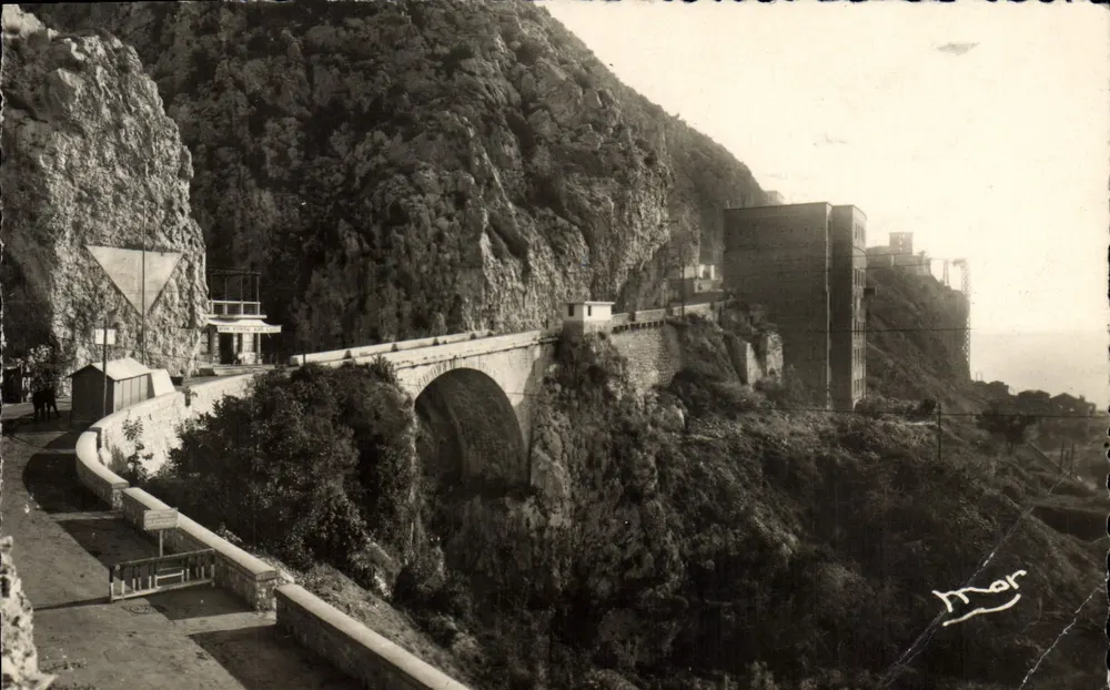Pont Saint-Louis — frontière franco-italienne à Menton — éditeur Les Éditions Mar - Vorderseite