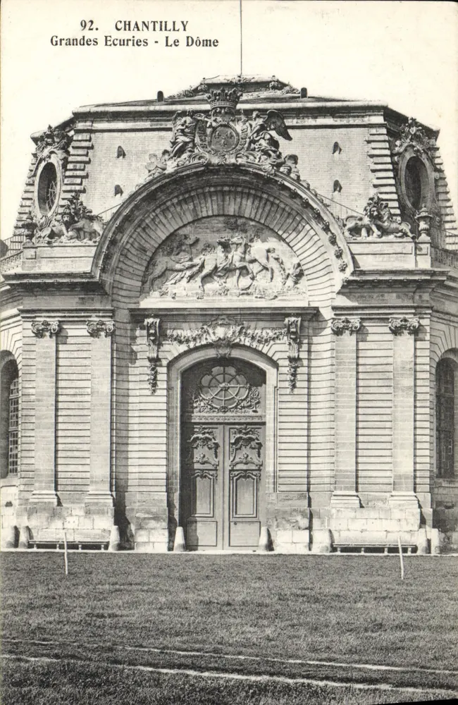 Chantilly - Grandes Écuries - O Dôme — Héliotypie Bourdier e Faucheux, Versailles, n°92 - Frente