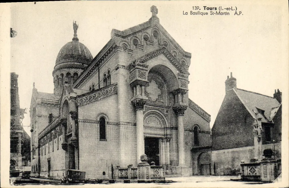 Tours (Loire-et-Loire) — A Basílica de São Martinho — A.P. n°139 - Frente