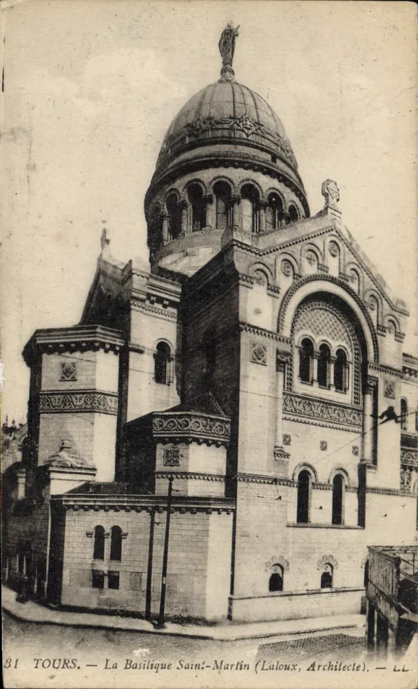 Tours — A Basílica de São Martinho (Arquiteto Laloux) — LL - Frente