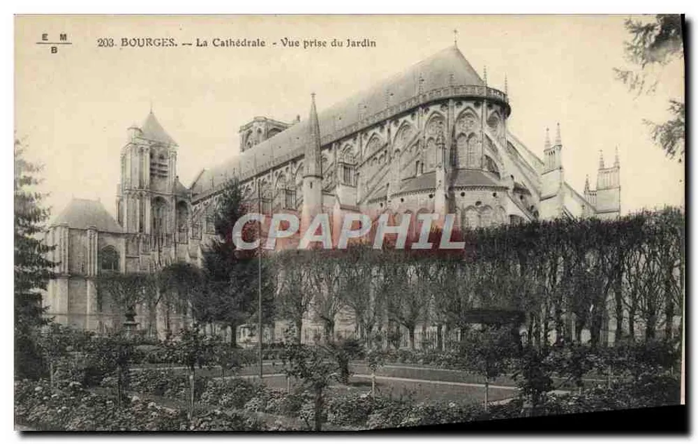 Bourges — Die Kathedrale — Aufnahme vom Garten — Verlag E.M.B. Nr. 203 - Vorderseite