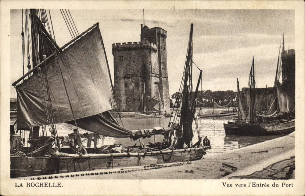 La Rochelle — Blick zum Hafenportal — Ch. des Arts Photomécaniques - Vorderseite