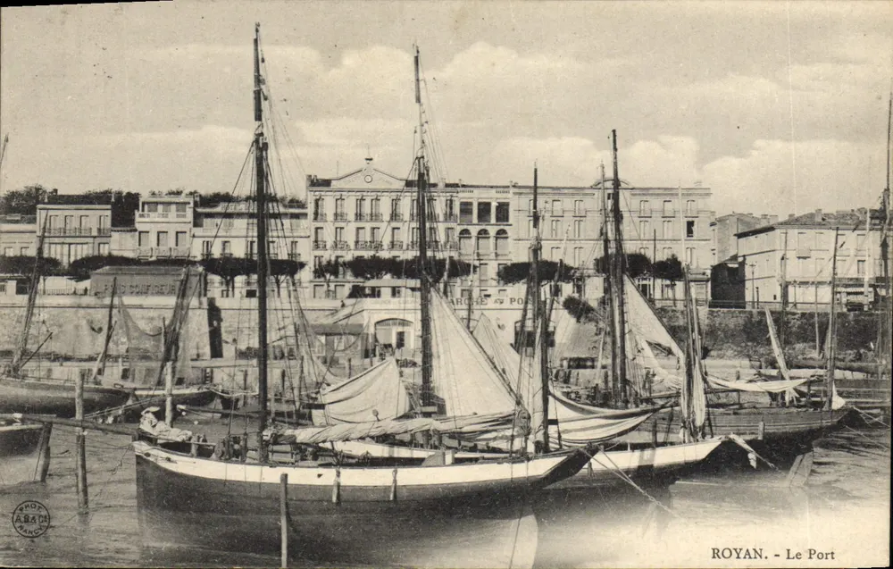 Royan - Het Haven — uitzicht op de haven met meerdere zeilschepen — uitgever A. Béauchet, n° 44 - Voorkant