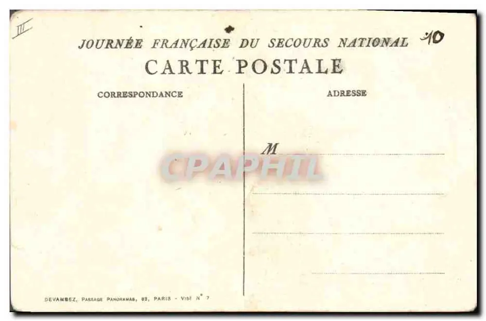 Familie und Hund vor einer Hütte — Französische Nationalhilfstag — Devambez, Paris - Rückseite