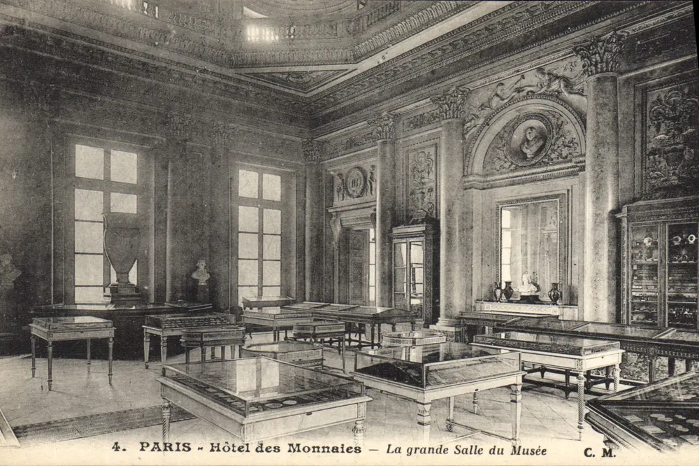 PARIS - Münzhof - Die Große Halle des Museums — C.M. Nr. 4 - Vorderseite