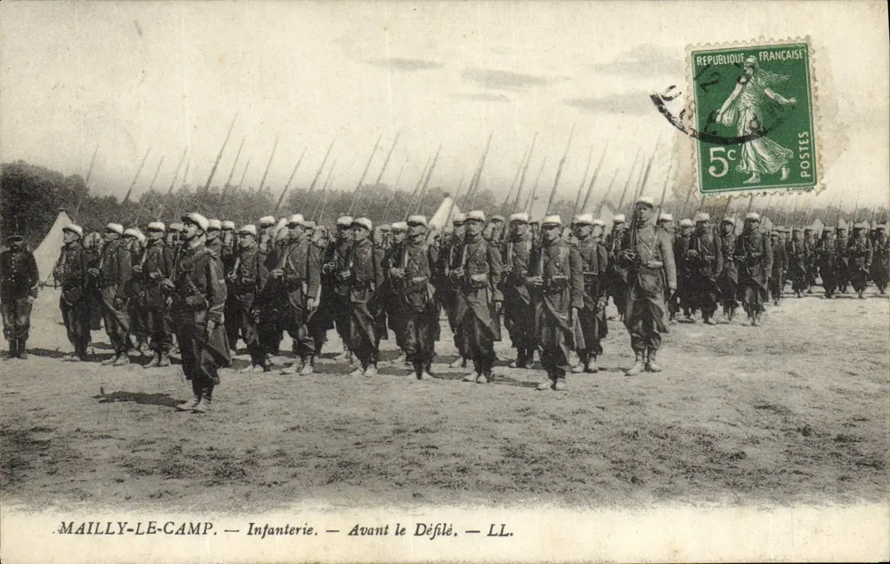 Mailly-le-Camp — Infanterie — Vor dem Parcours — LL. - Vorderseite