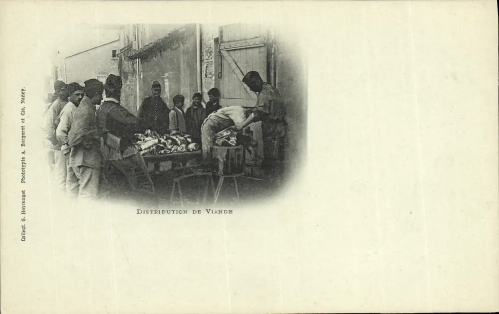 Distribuição de carne — Fotografia de G. Hermoget, Coleção Bergeret et Cie, Nancy - Frente