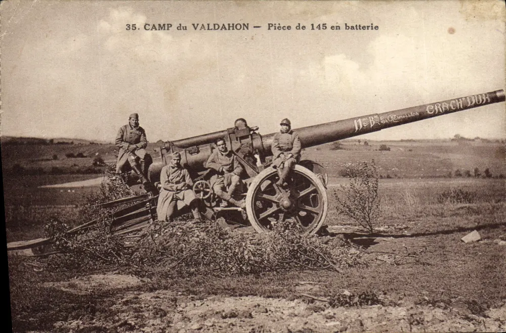 Camp Valdahon — 145-mm-Geschütz in Batterie — Militärausgabe - Vorderseite