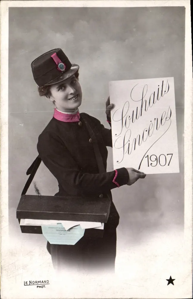 Mulher em uniforme de telegrafista — Desejos sinceros 1907 — Le Normand Phot. - Frente