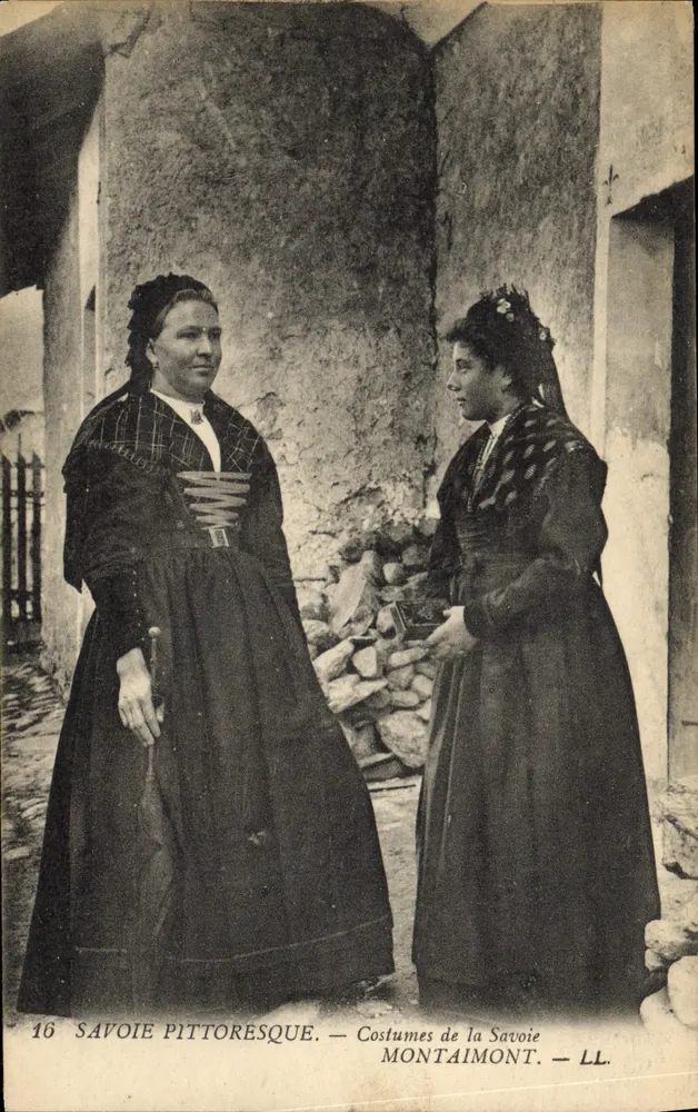 Dos mujeres en trajes de la Saboya — Montaimont — LL. - Anverso