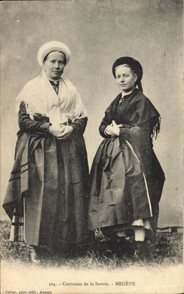 Duas mulheres com trajes da Saboia — Megève — Pittier, fot.-edit., Annecy - Frente