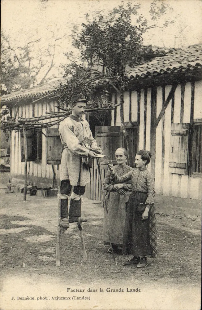 Facteur dans la Grande Lande — Arjuzanx (Landes) — F. Bernède, phot. - Recto