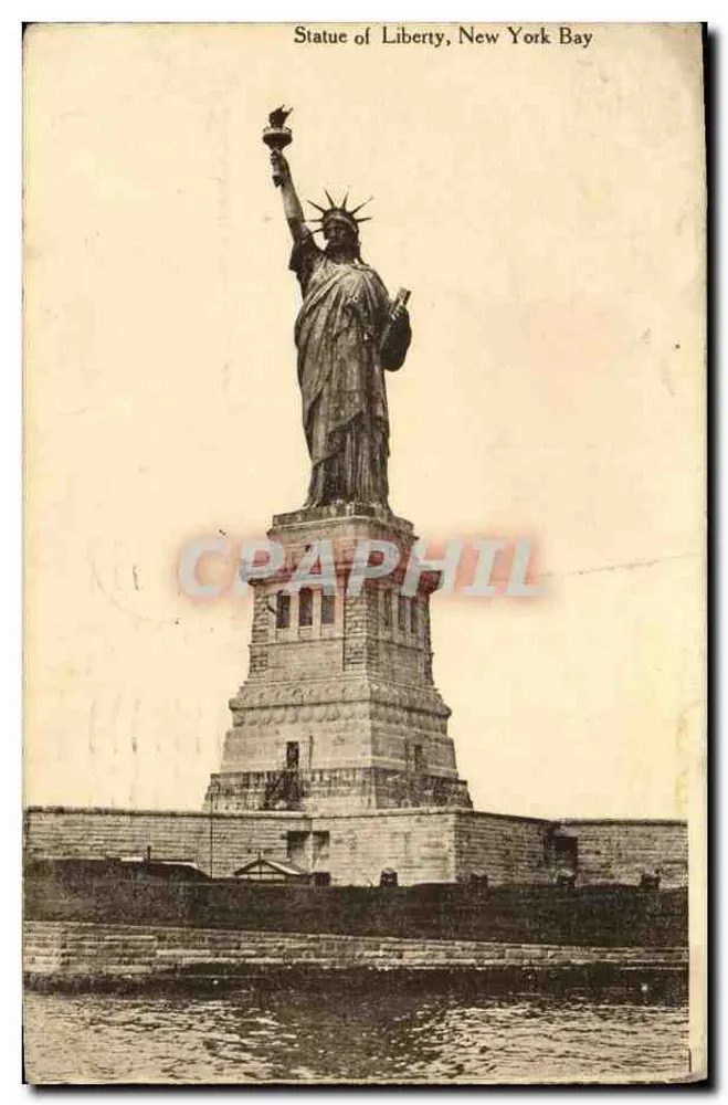 Statue of Liberty, New York Bay — Ansicht der Statue auf ihrem Sockel, Verlag 'Statue of Liberty, New York Bay' oben gedruckt - Vorderseite