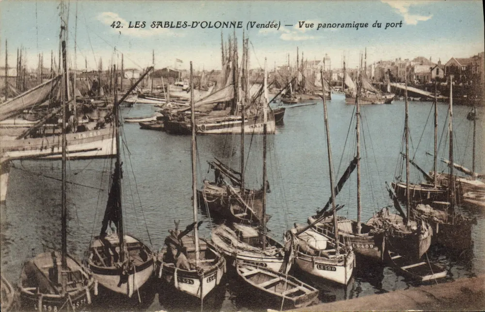 Les Sables-d'Olonne (Vendée) — Panoramablick auf den Hafen — n°42 - Vorderseite