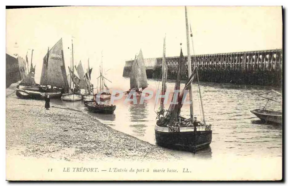 Le Tréport — Der Eingang zum Hafen bei Ebbe — LL. - Vorderseite