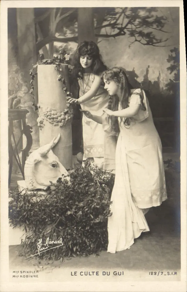Der Kult der Efeu — BühnenSzene — Mme Spindler & Mme Robinne, Paris - Vorderseite
