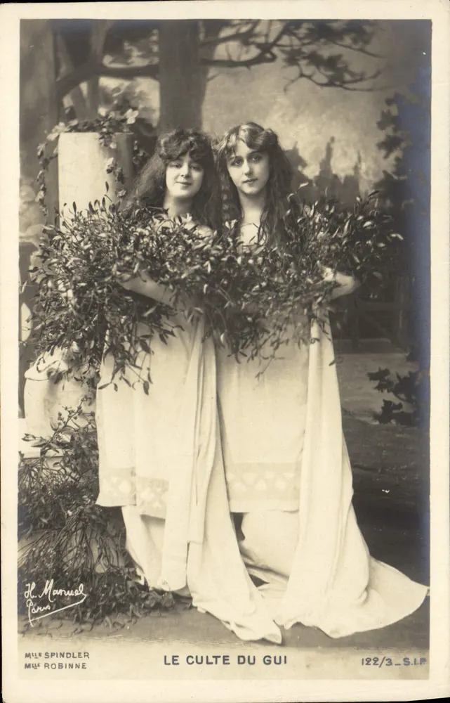 Zwei Frauen in weißen Kleidern mit Ebereschenzweigen — Der Ebereschenkult — H. Manuel, Paris, n° 122/3-S.I.P. - Vorderseite