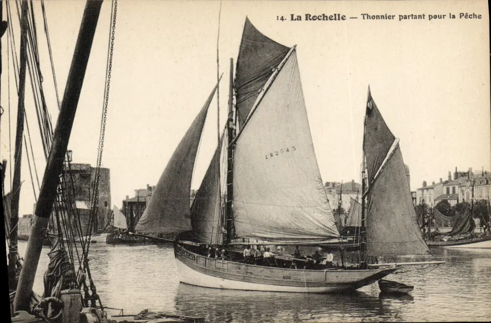 La Rochelle — Thonier auf dem Weg zur Fischerei — Édition Nouvelles Parisiennes - Vorderseite