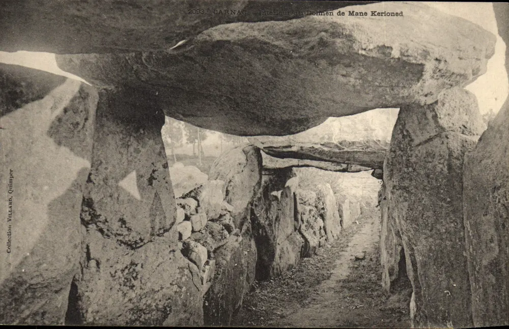 Garnac — Interior do Dolmen de Mane Kerioned — Coleção Villamb, Quimper - Frente
