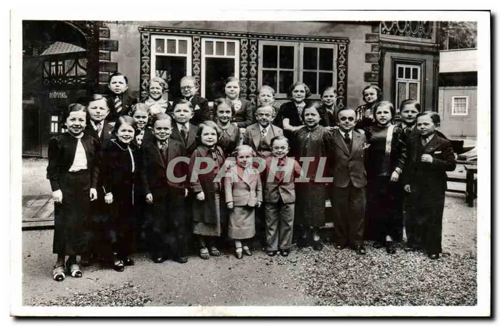 Gruppe der Bevölkerung des Königreichs Lilliput — Internationale Ausstellung Paris 1937 — H. Chifault, Boulogne-sur-Seine - Vorderseite