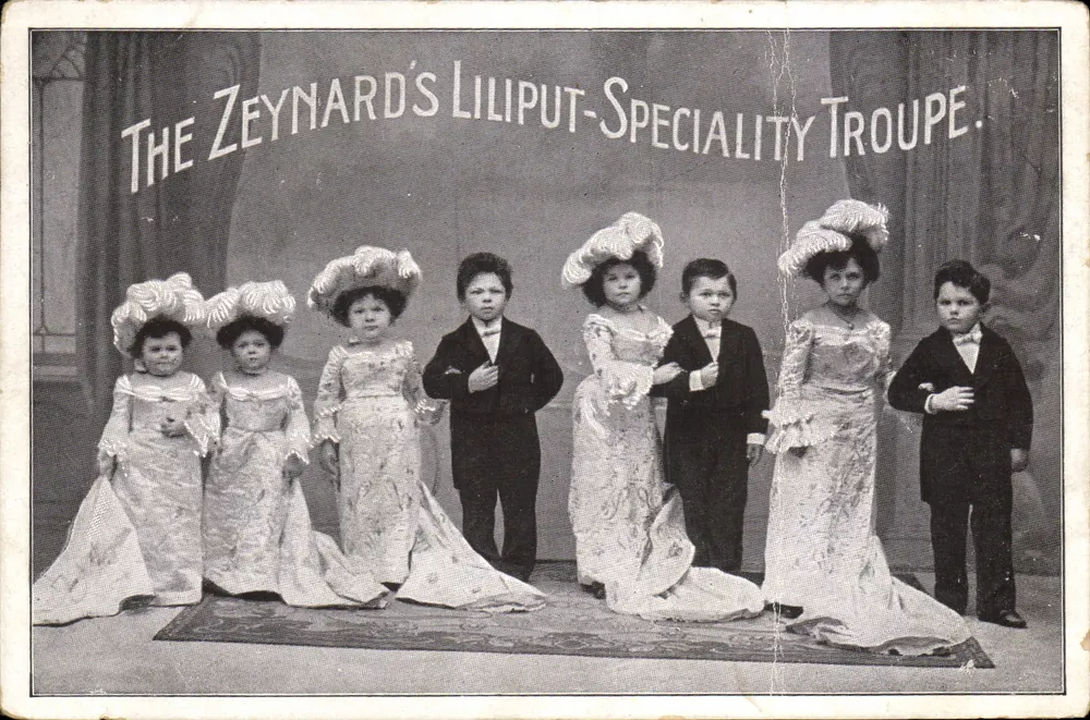 La troupe Zeynard's Liliput-Speciality Troupe — sept enfants en costumes de scène — éditeur Zeynard's - Vorderseite