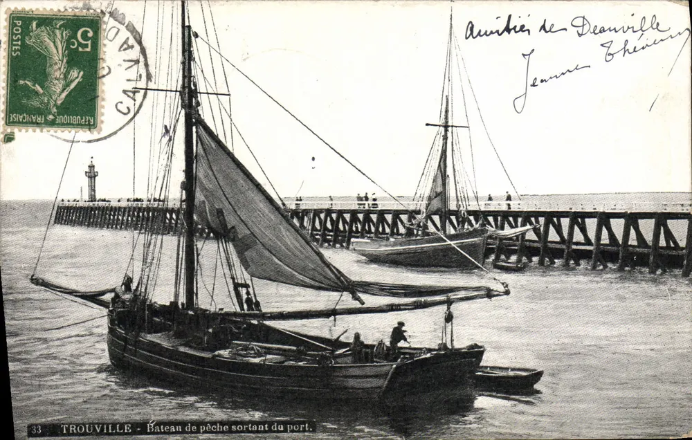 Trouville - Fischboot, das den Hafen verlässt — Verleger Aquua-Photo L.V. & Cie, n°33 - Vorderseite