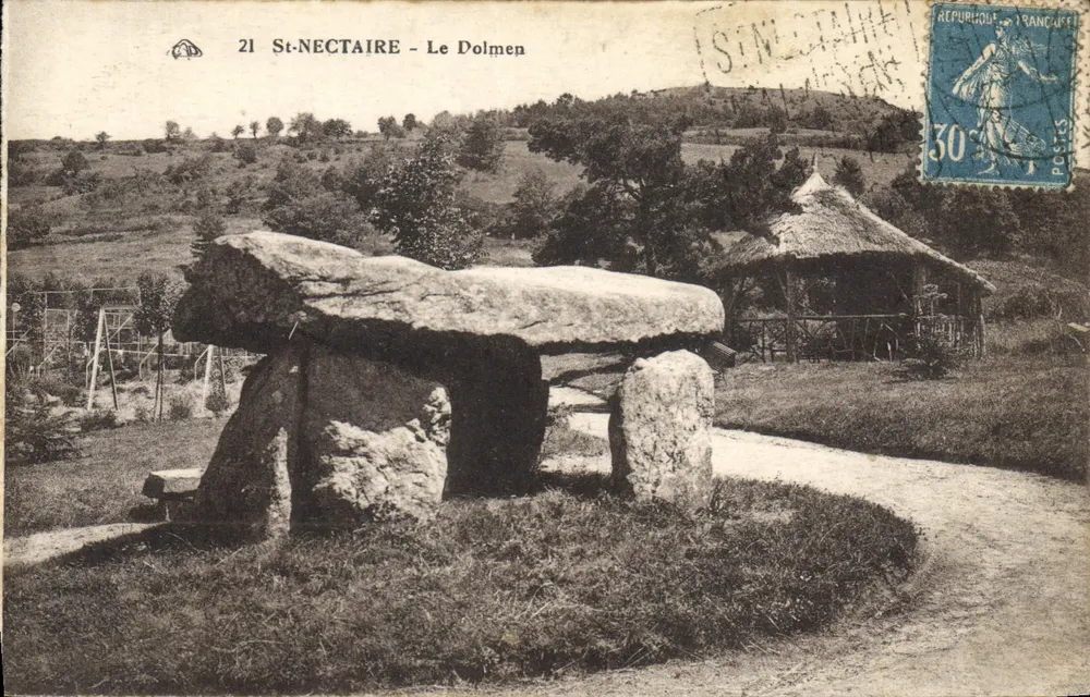 St-Nectaire - O Dolmen — editor desconhecido, n° 21 - Frente