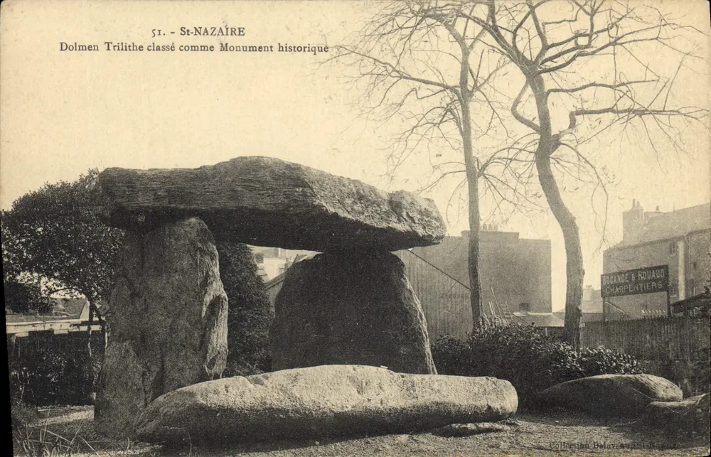 St-Nazaire — Trilithischer Dolmen als historisches Denkmal klassifiziert — Verlag: Rogande & Rouaud, Zimmerleute - Vorderseite