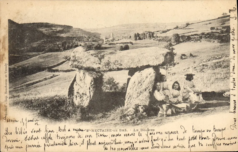 S-NECTAIRE-LE BAS — O Dolmen — Imp. Boucheron et Vessely - Frente