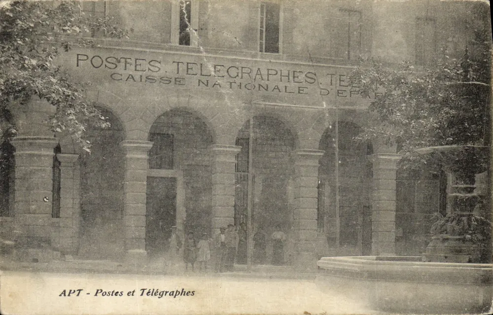 APT - Correios e Telégrafos — edifício dos Correios, Telégrafos e Caixa Nacional Departamental - Frente