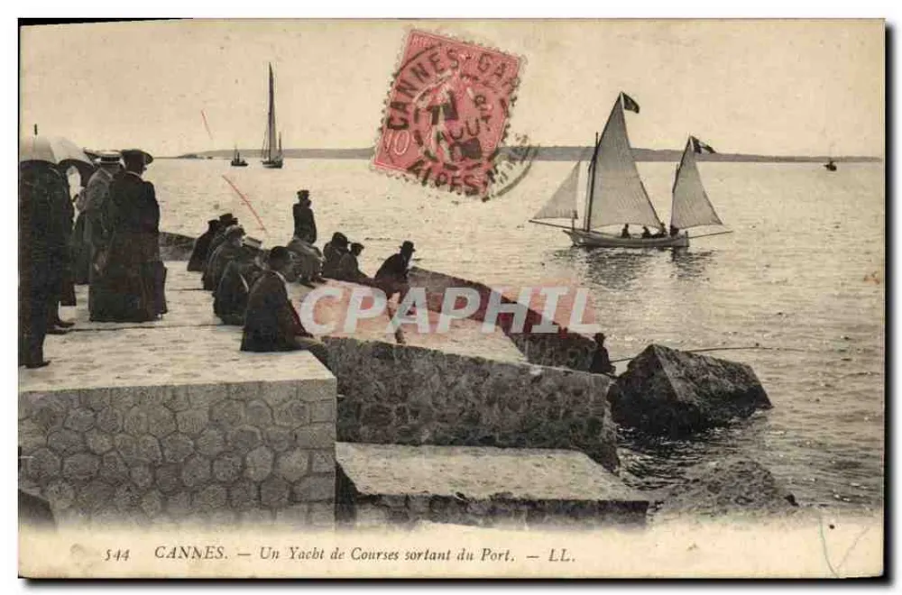 CANNES — Ein Rennboot verlässt den Hafen — LL. - Vorderseite